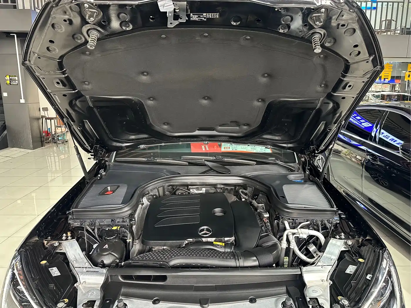 MERCEDES-BENZ GLC