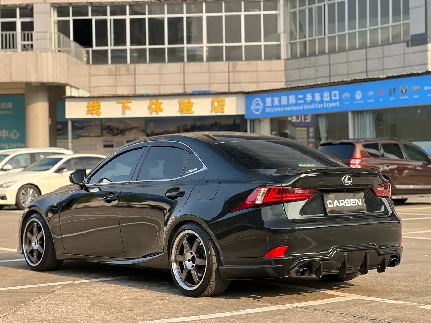 Lexus IS 2015 200t F SPORT фото 16