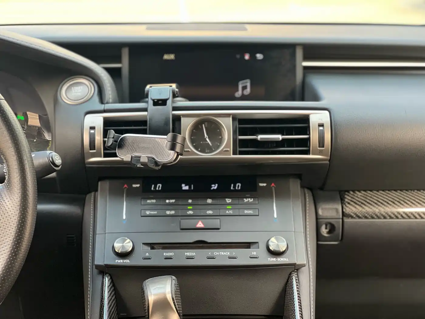 Lexus IS 2015 200t F SPORT фото 15