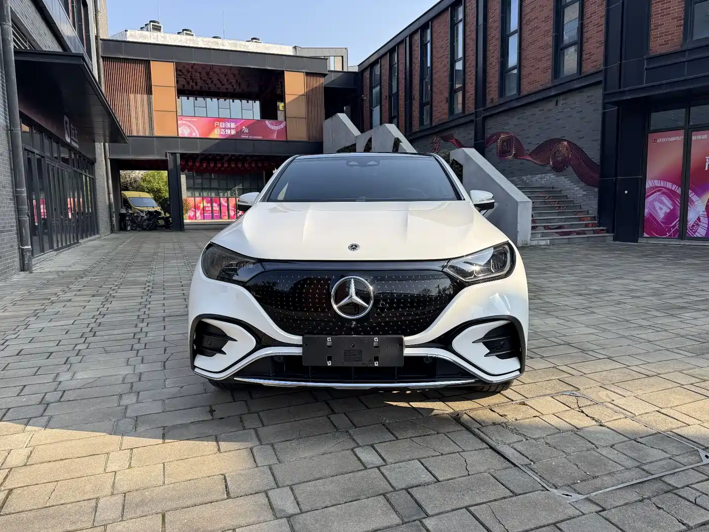 MERCEDES-BENZ EQE SUV