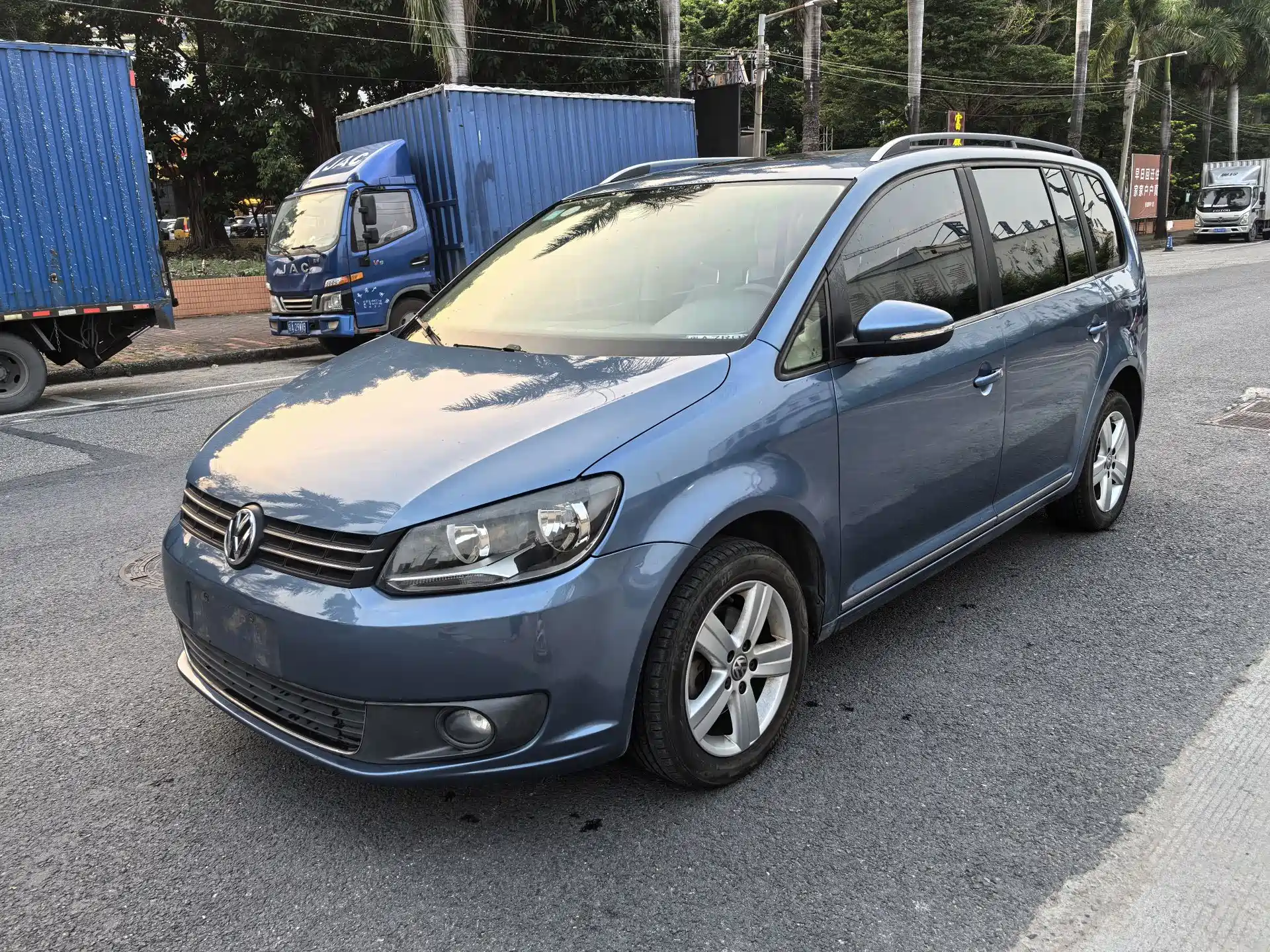 صورة 1 - Volkswagen Touran