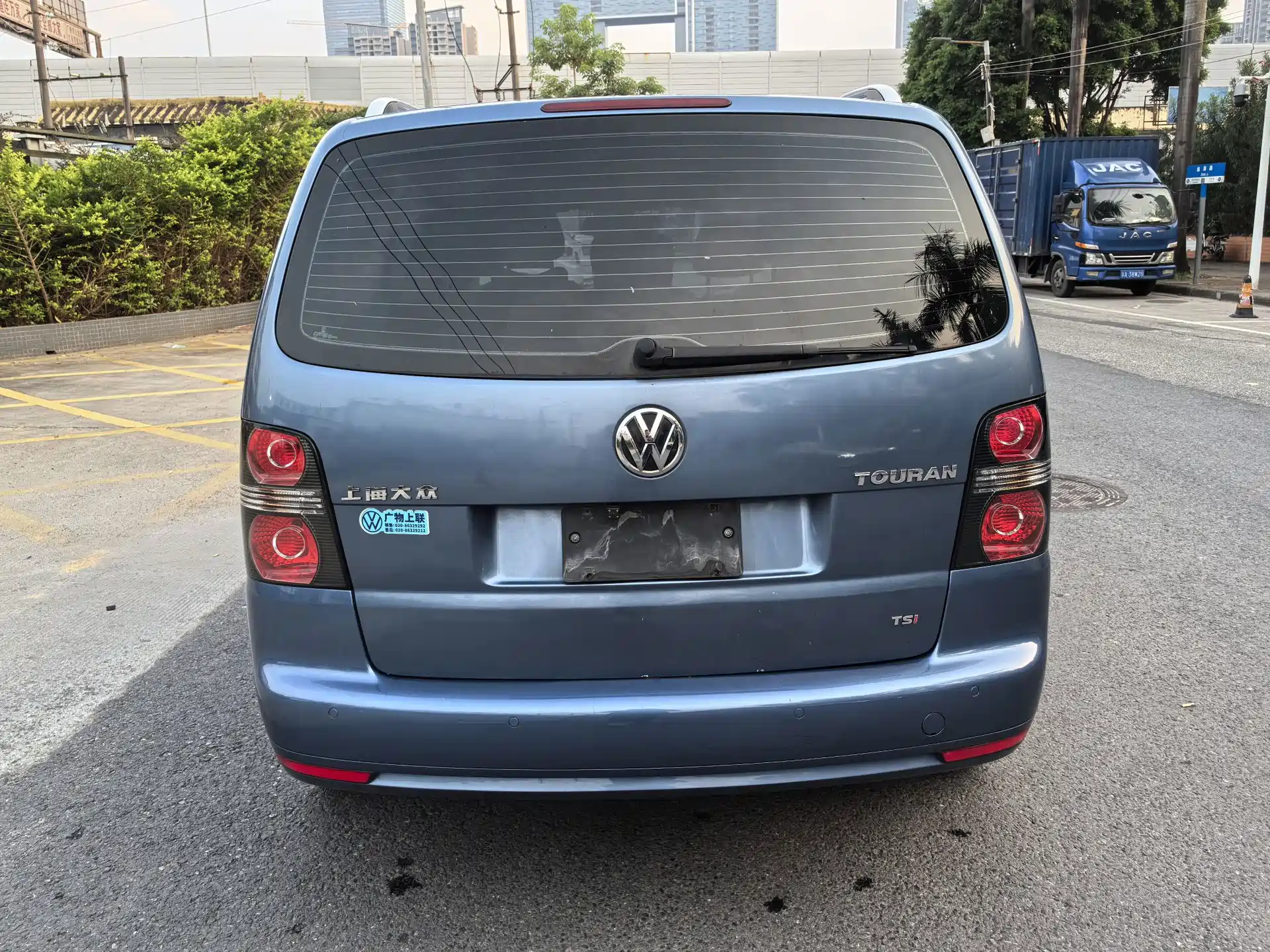 صورة 6 - Volkswagen Touran