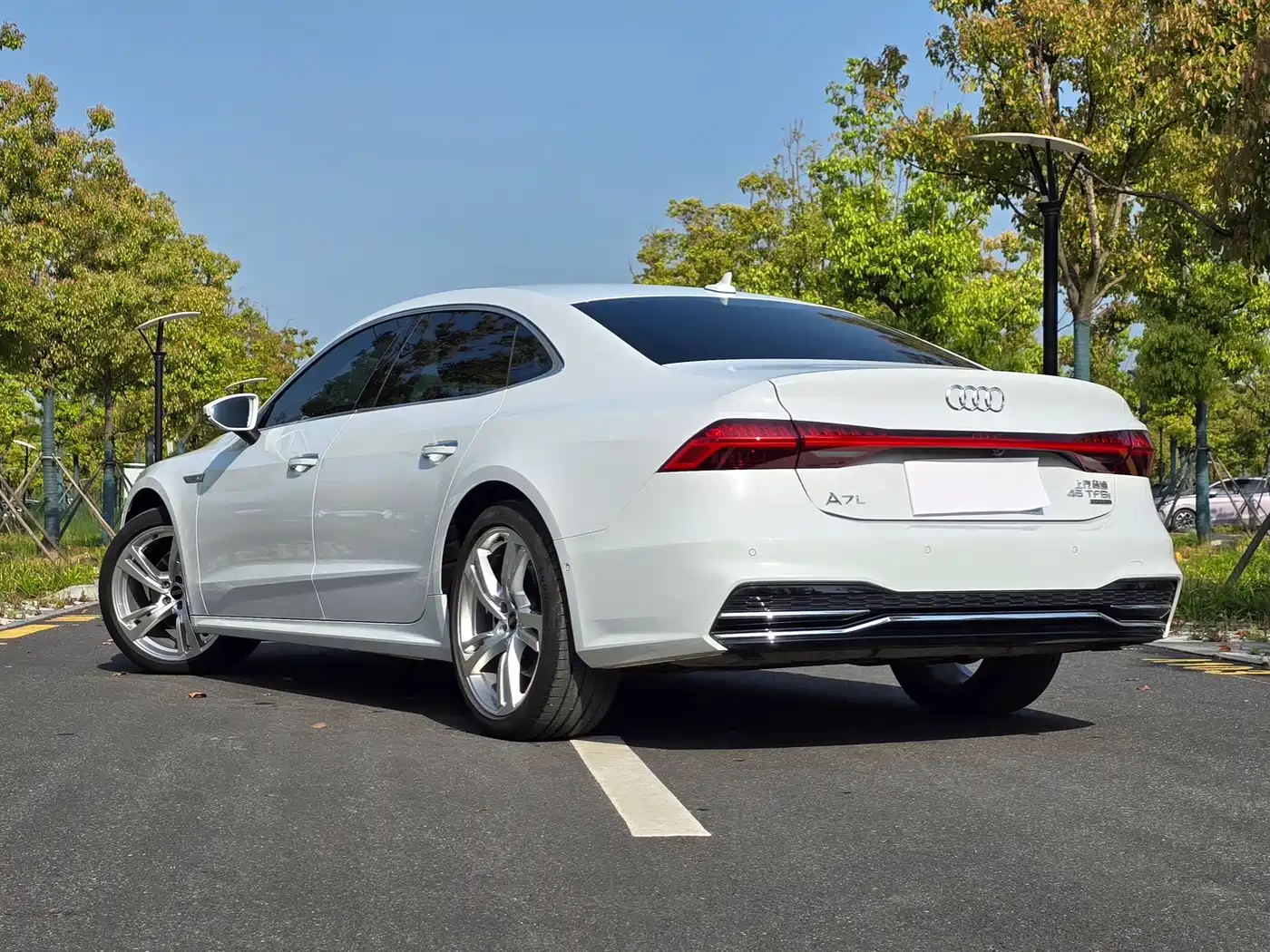 Audi A7L 2024 45TFSI quattro S-line Vision Edition Crystal Package фото 11