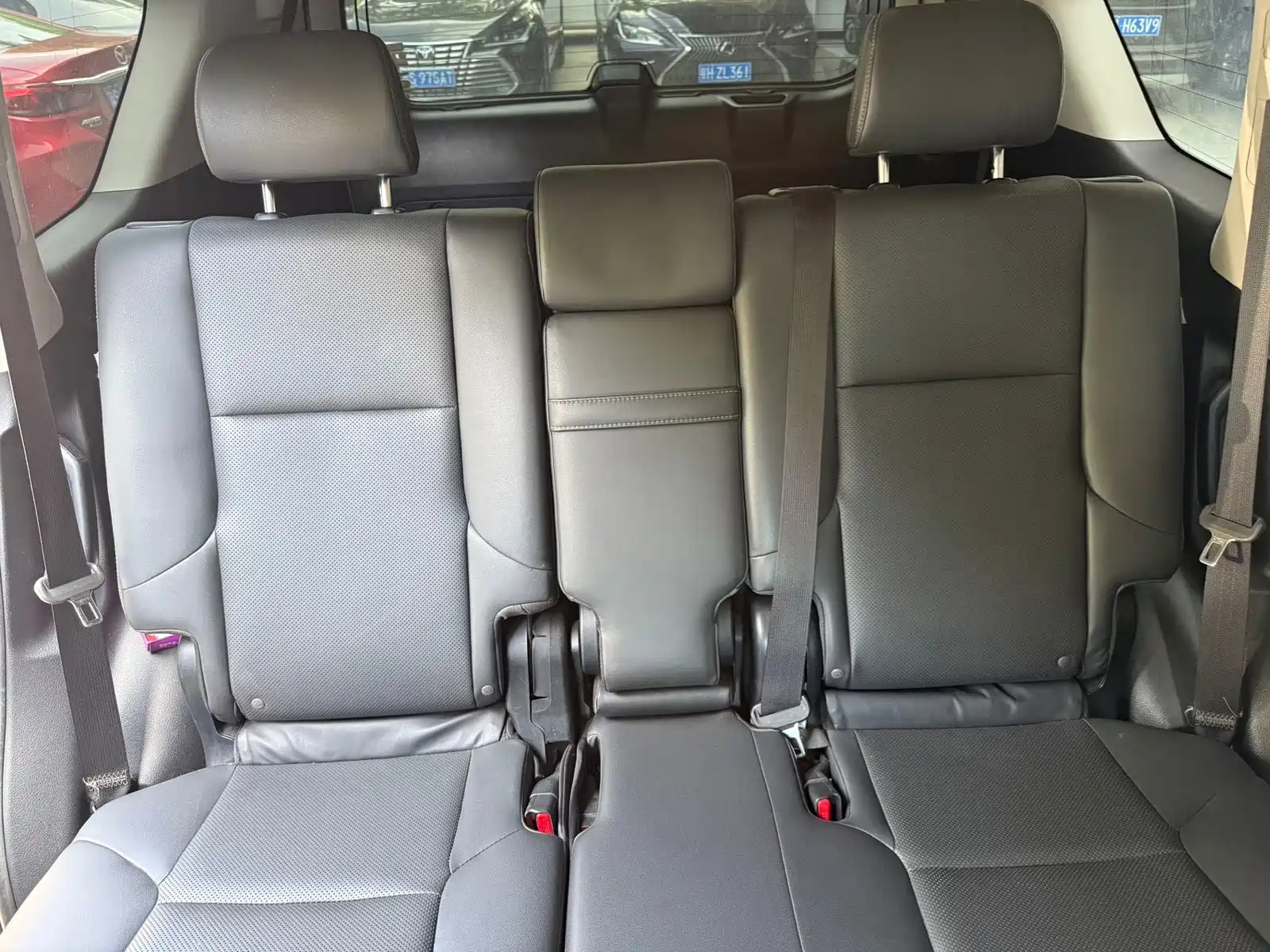 Photo 12 - Lexus GX