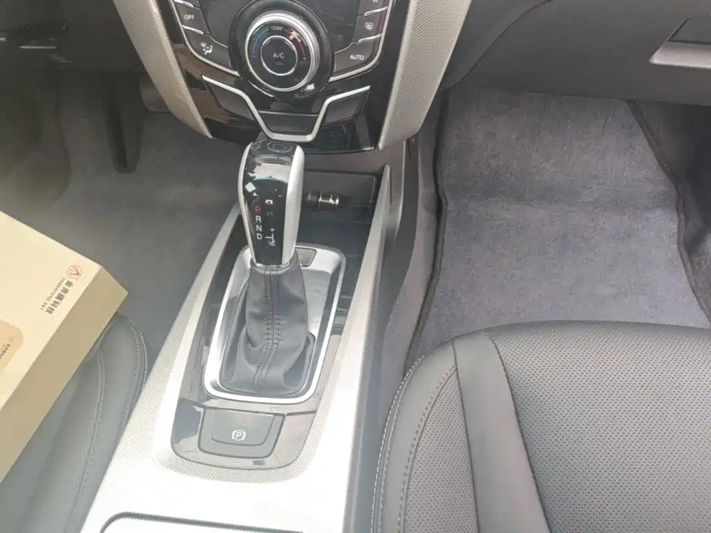 Luxgen U6 SUV 2015 2015 1.8T Fashion Upgrade