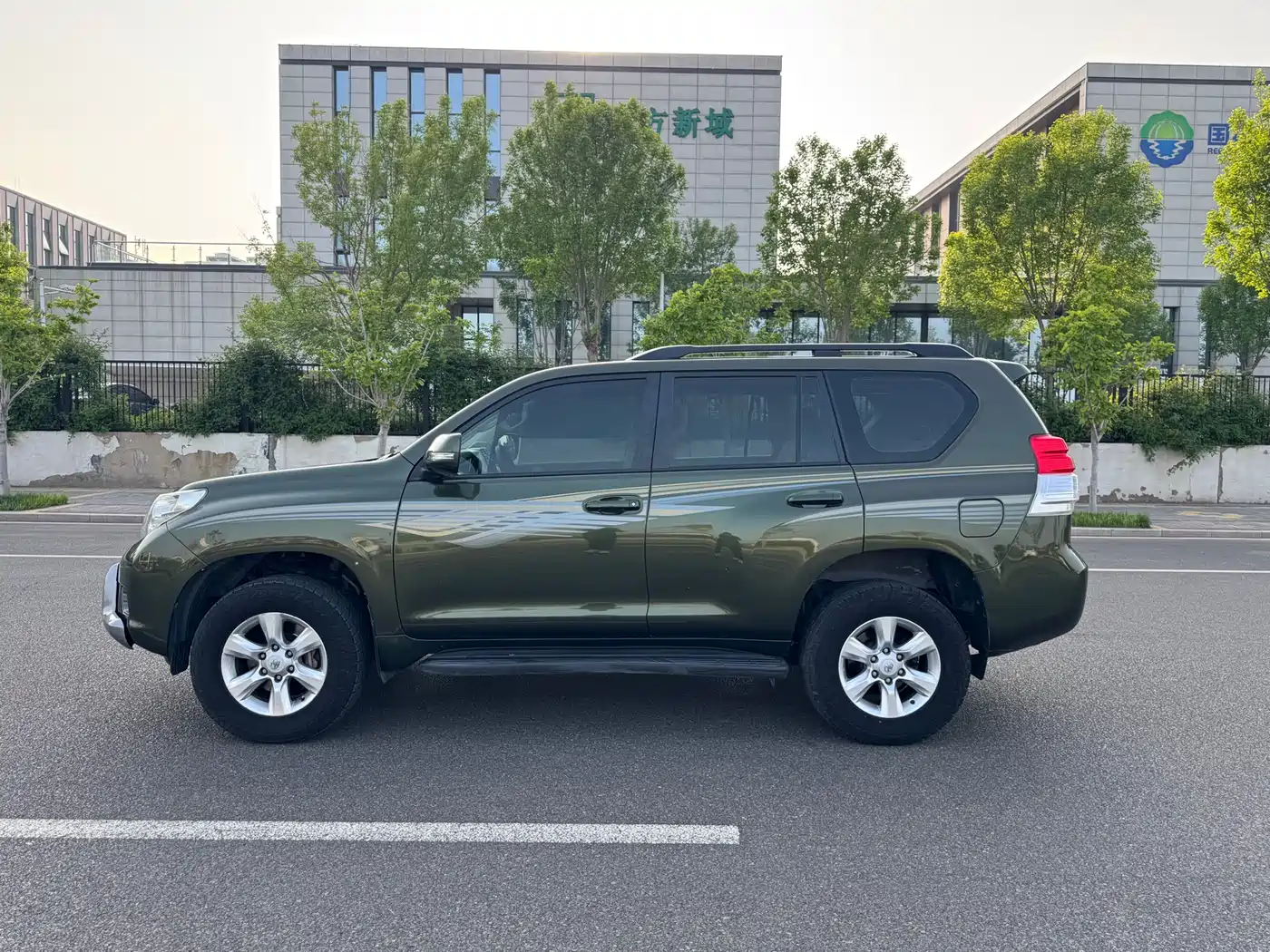 Toyota Prado (Import) 2010 2.7L Automatic Standard фото 4