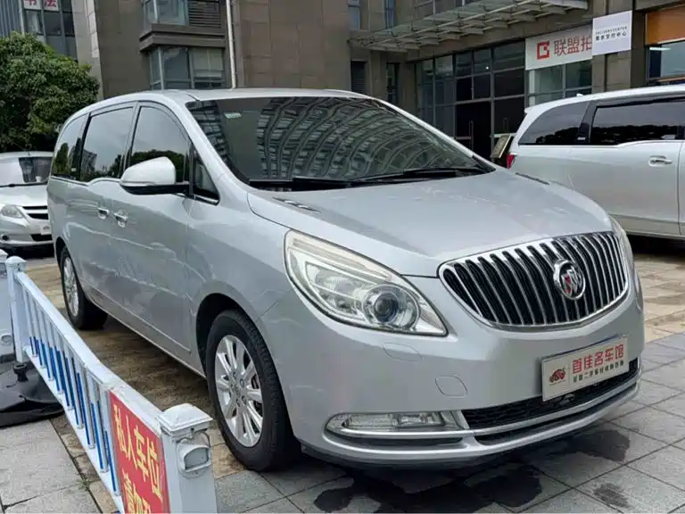 Фото 7 - Buick GL8