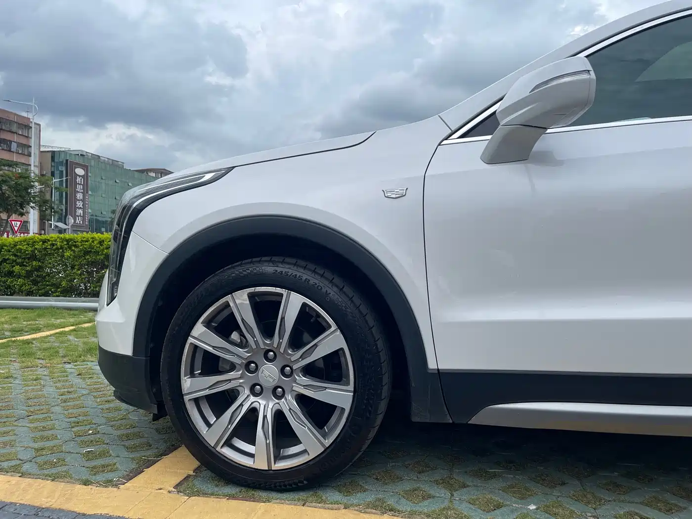 Фото 8 - Cadillac XT4