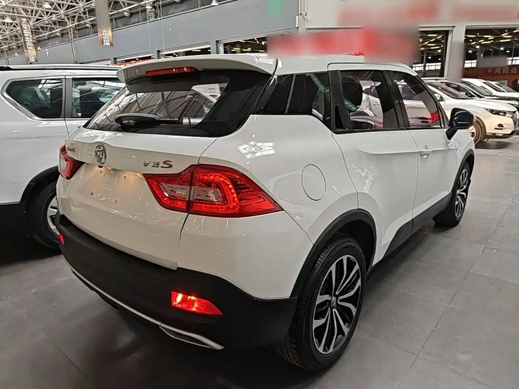 Zhonghua V3 2017 2017 1.5T Automatic Flagship