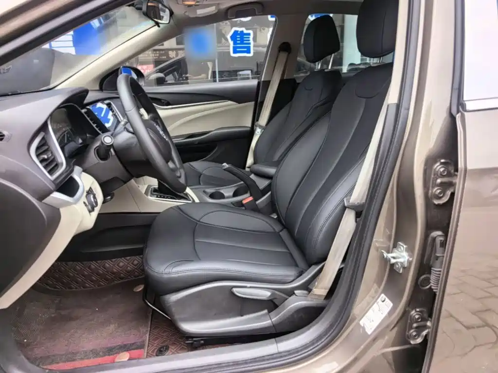 Фото 15 - Buick Excelle