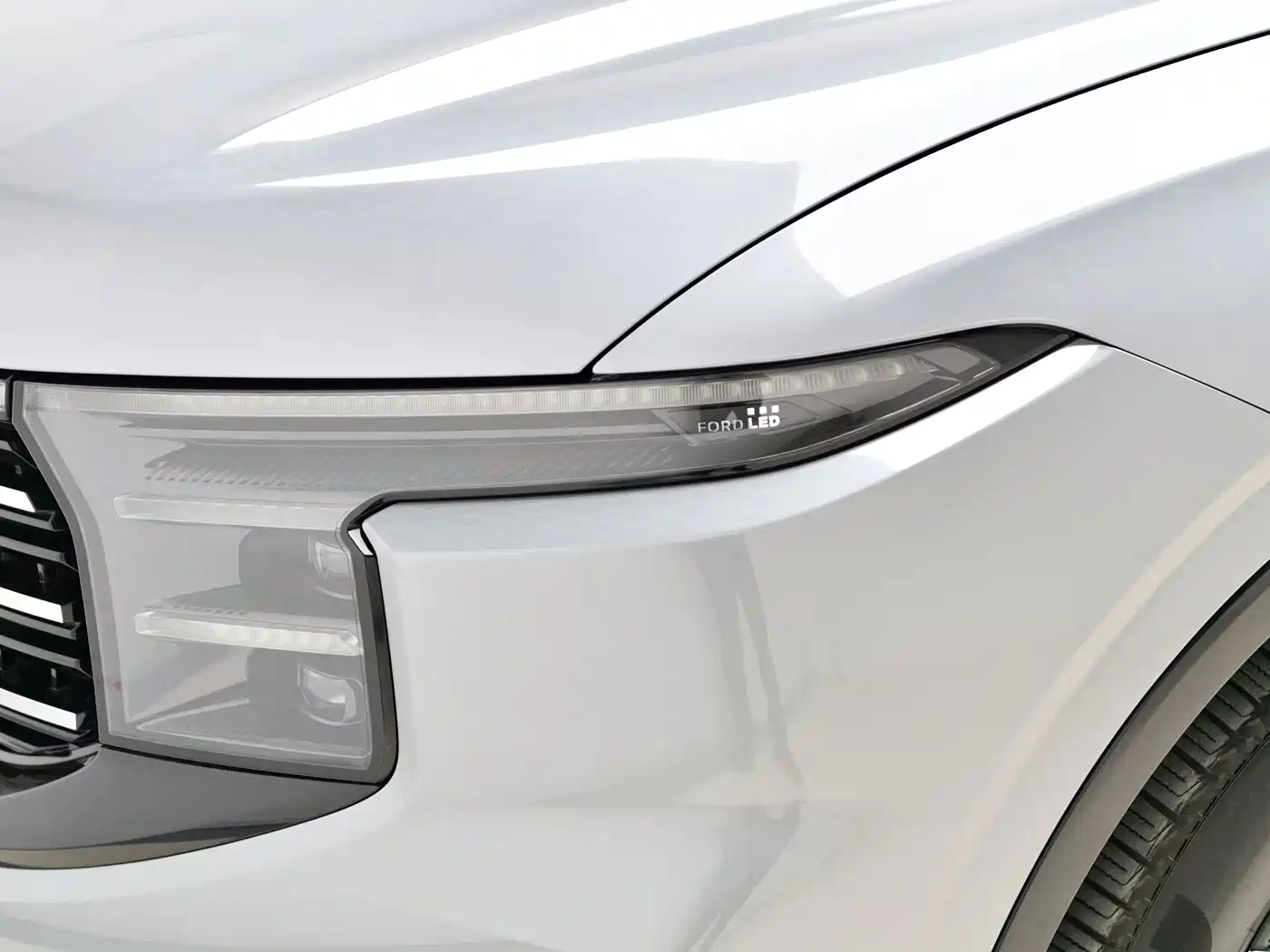 Ford Edge 2025 2026 Edge L 2.0T EcoBoost E Hybrid AWD 7-Seat Premium