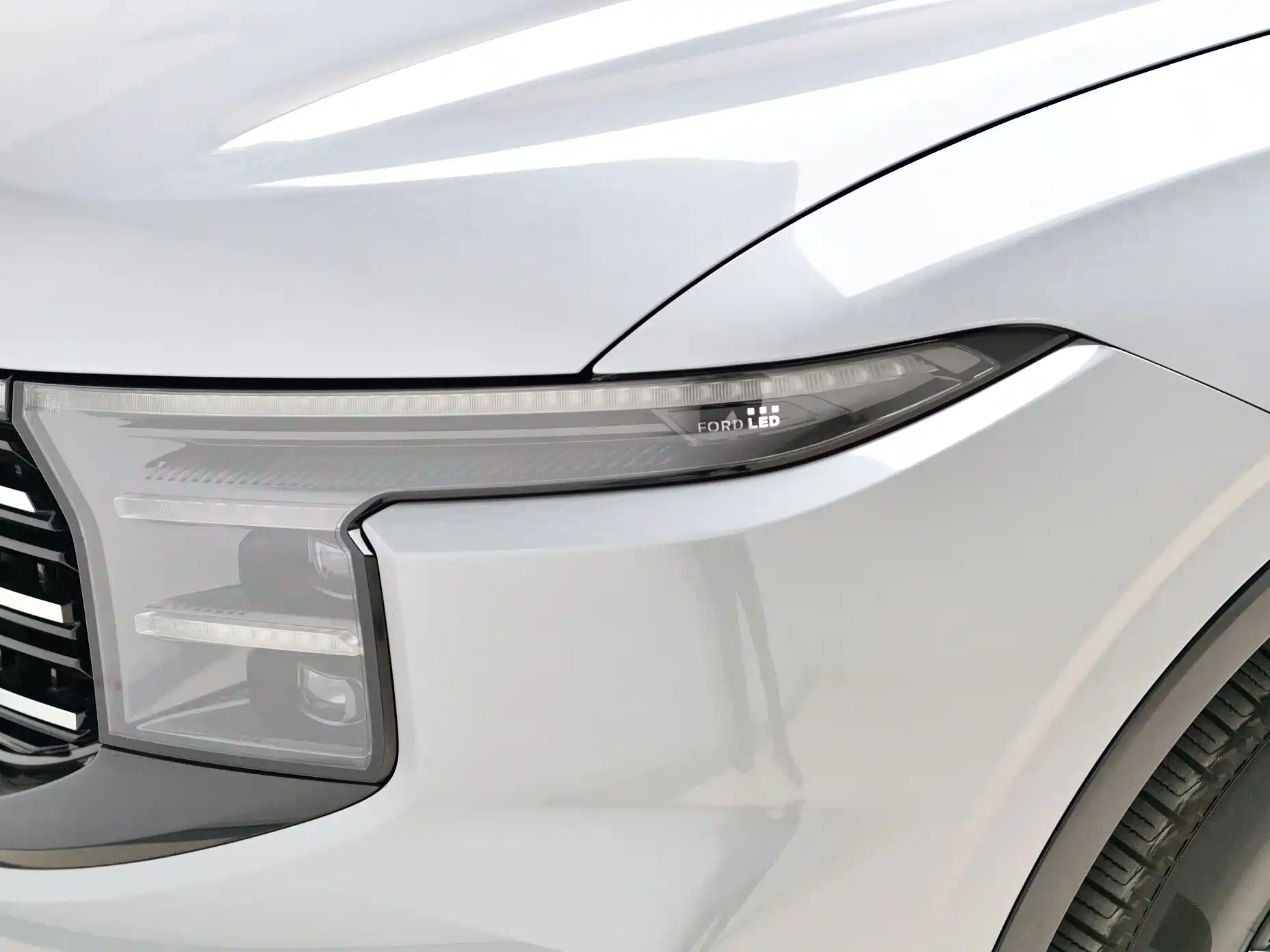 Фото 22 - Ford Edge