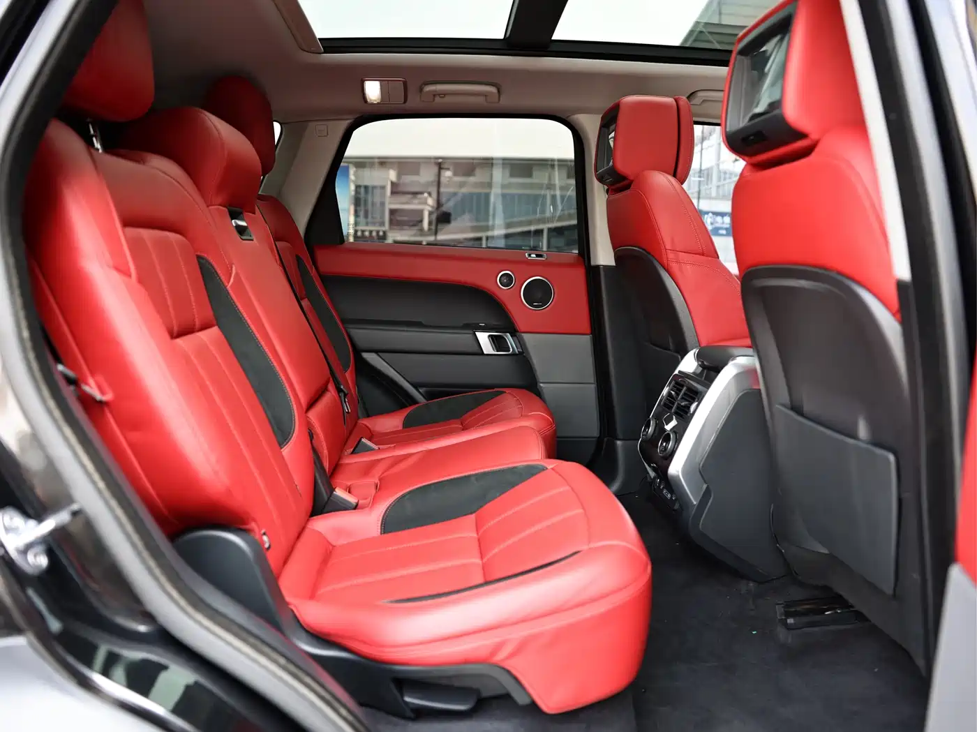 Land Rover Range Rover Sport 2021 3.0 L6 Gloss Black Edition фото 17