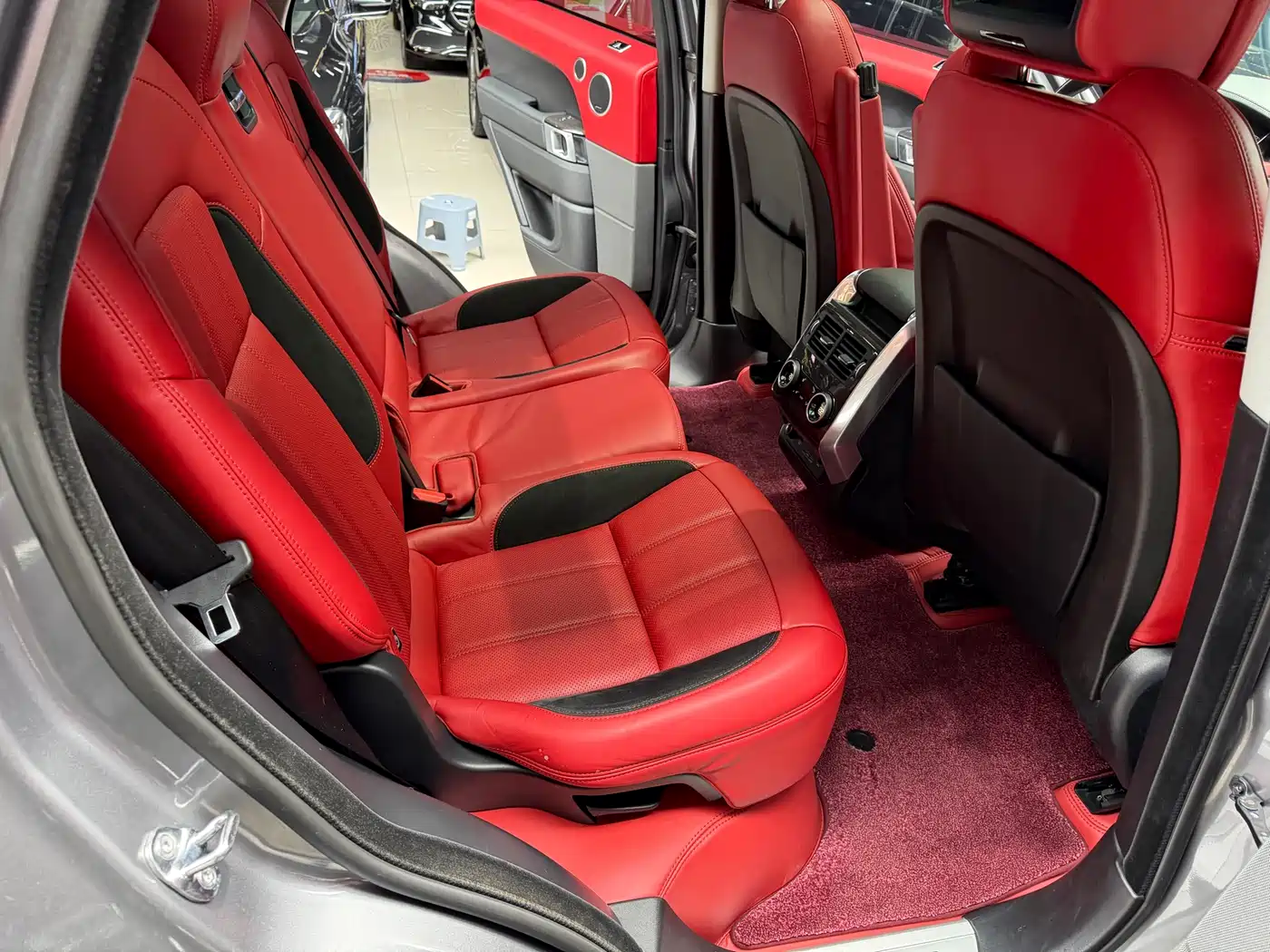 Land Rover Range Rover Sport 2021 3.0 L6 Gloss Black Edition фото 21