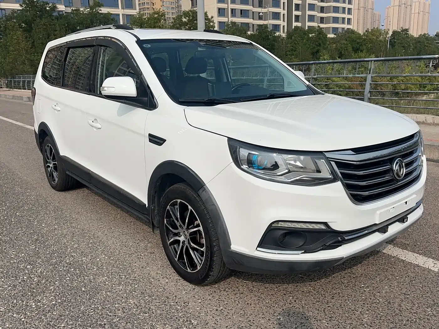 Dongfeng Fengxing Jingyi X6 2018 2017 Joy Series 1.5T Manual Luxury