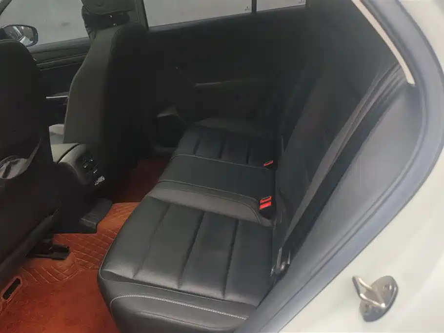 VOLKSWAGEN T ROC EXPLORING SONGS