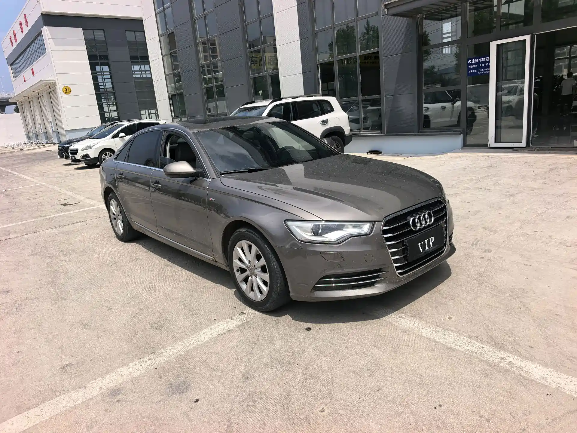 Photo 6 - Audi A6L