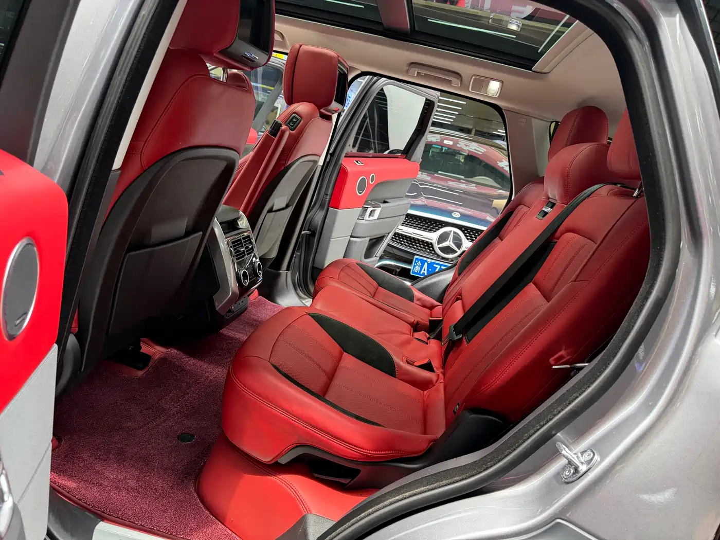 Land Rover Range Rover Sport 2021 3.0 L6 Gloss Black Edition фото 14