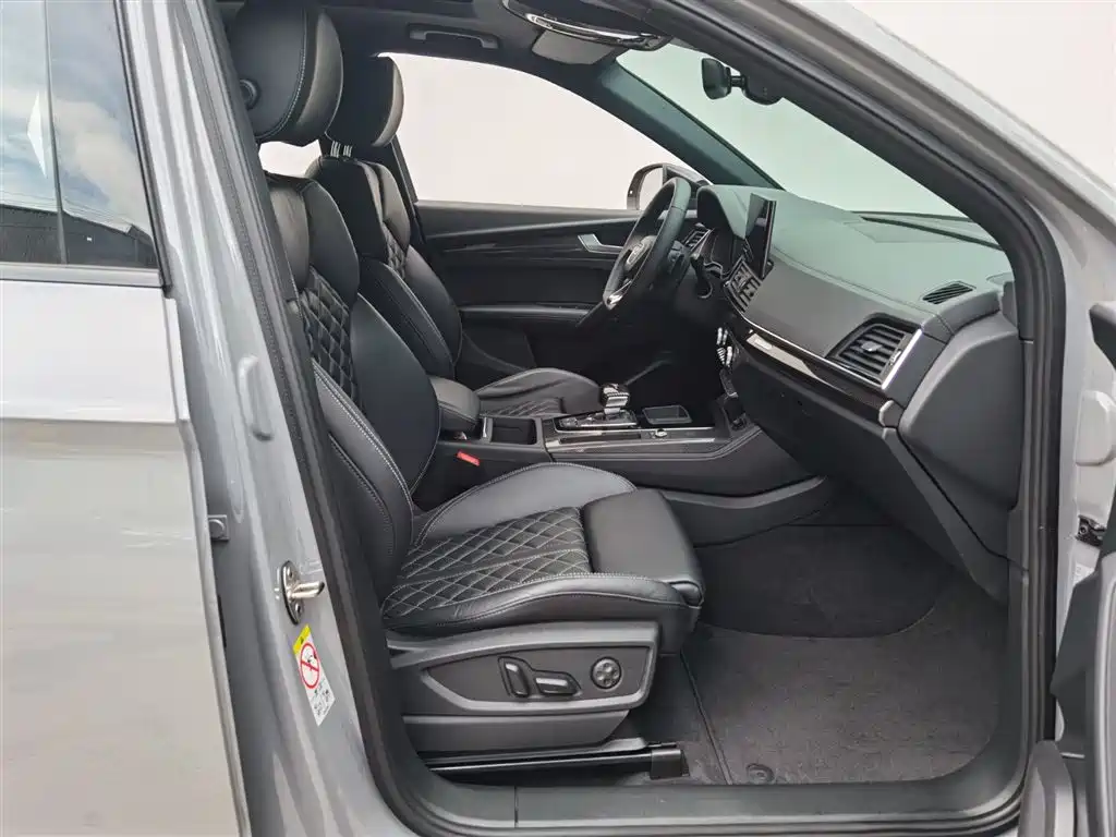 Audi Q5L Sportback 2021 40 TFSI Luxury фото 21