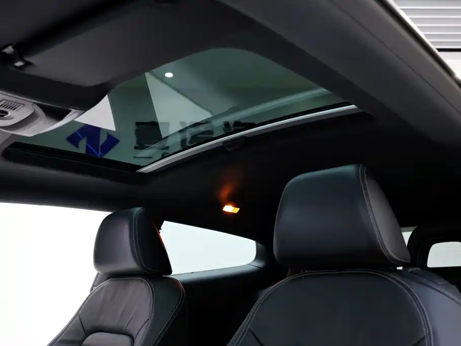 Photo 27 - Volkswagen Scirocco