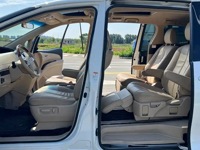 Toyota Previa 2016 2012 2.4L 7-Seater Luxury Edition