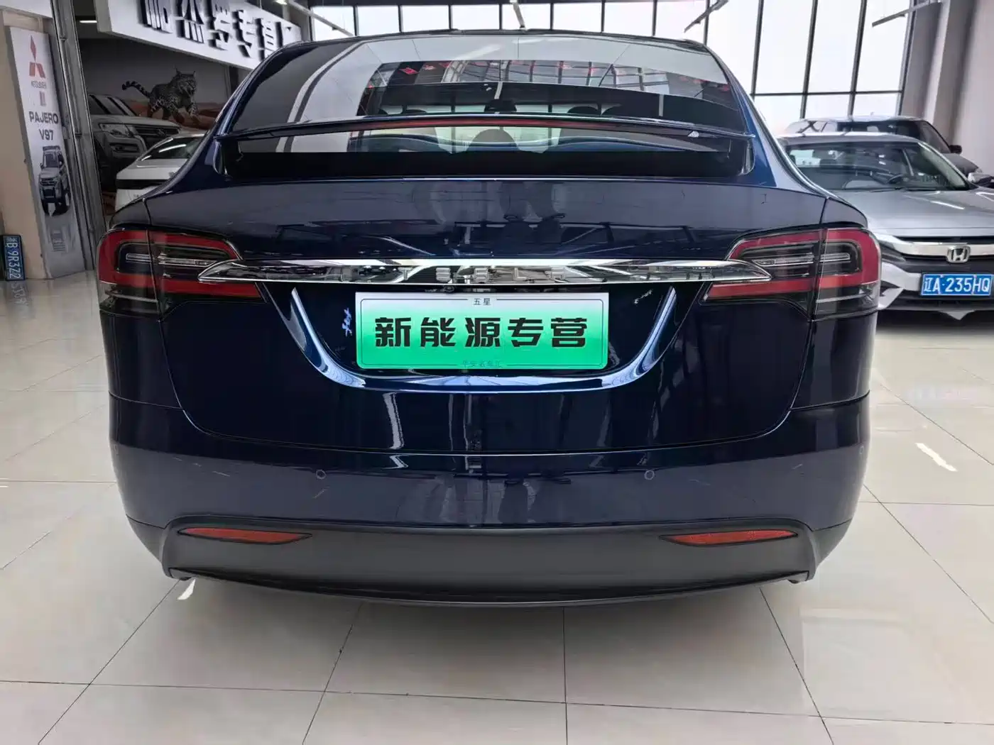 TESLA MODEL X