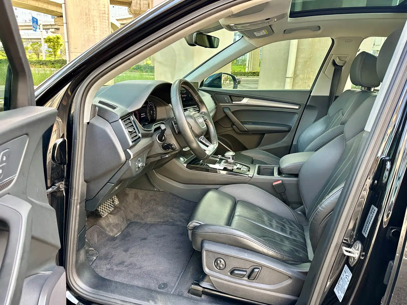 Photo 8 - Audi Q5L