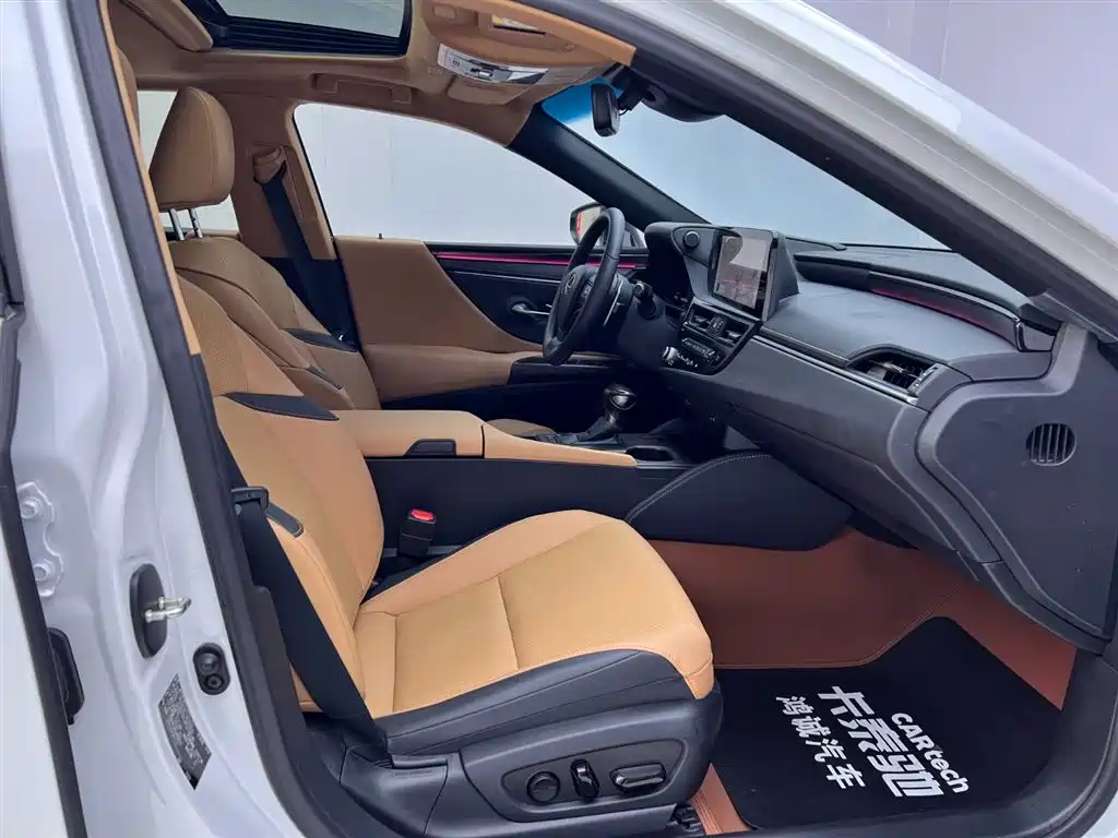 Lexus ES 2022 200 Excellence Edition фото 18