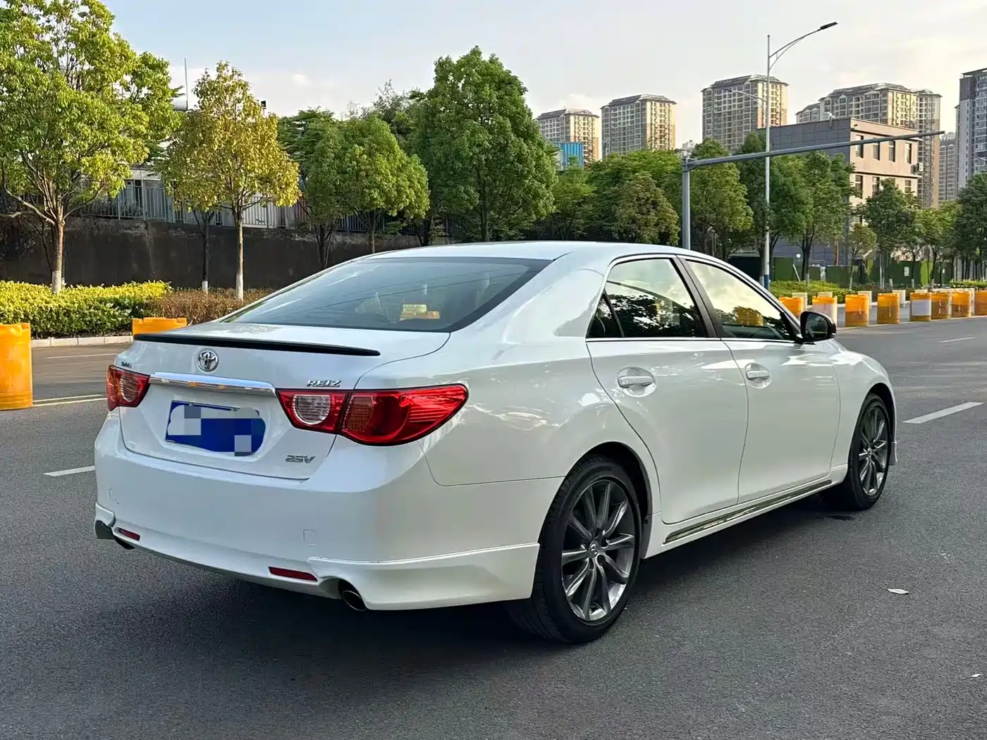 Toyota Reiz 2012 2.5V Grace Elite Styling Edition фото 5