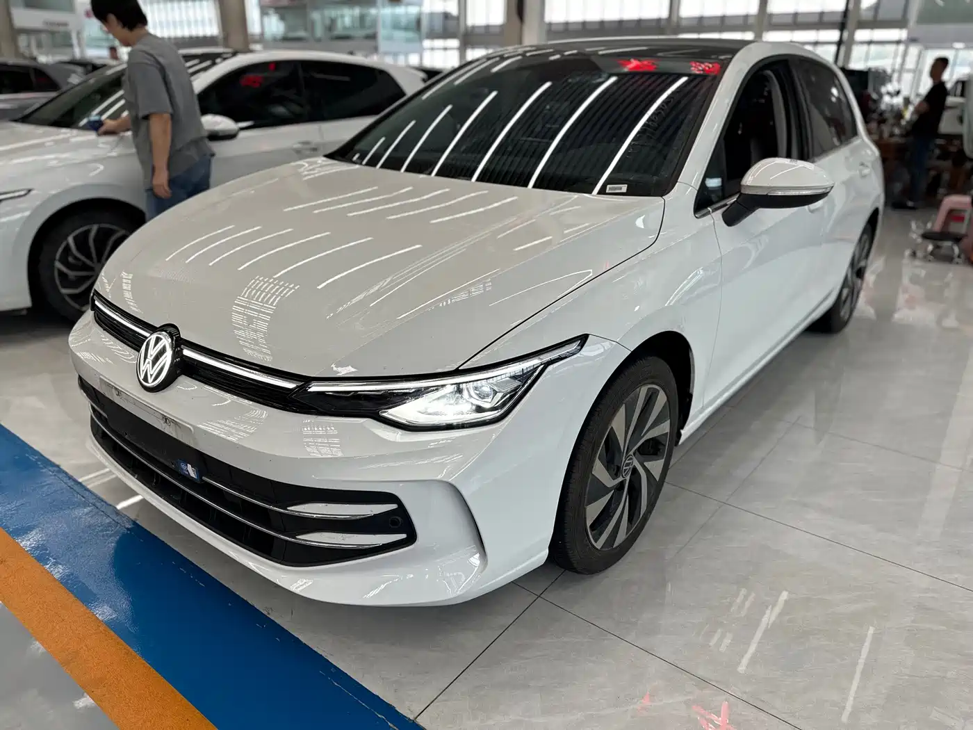 Volkswagen Golf 2025 2025 Facelift 300TSI Pro