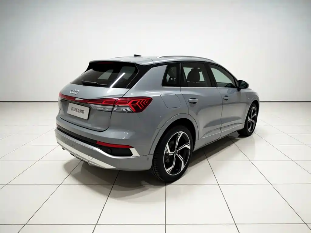 Фото 4 - Audi Q4 e-tron