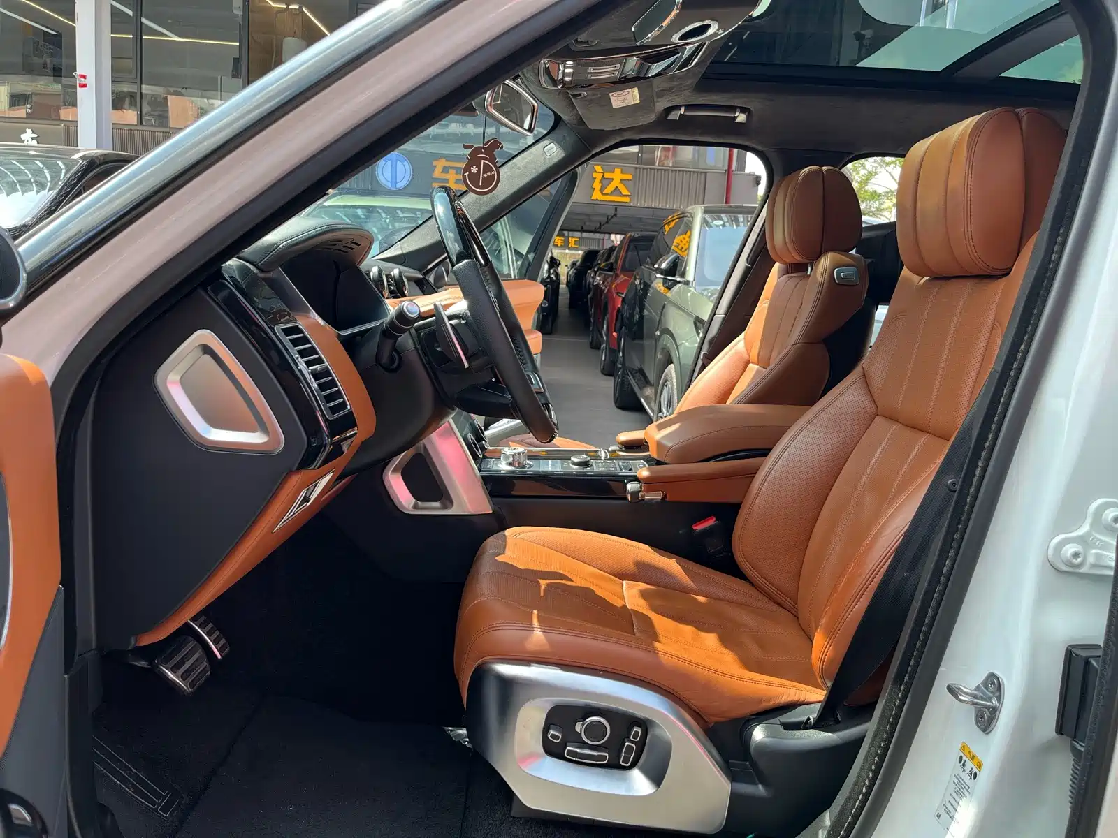 Фото 9 - Land Rover Range Rover