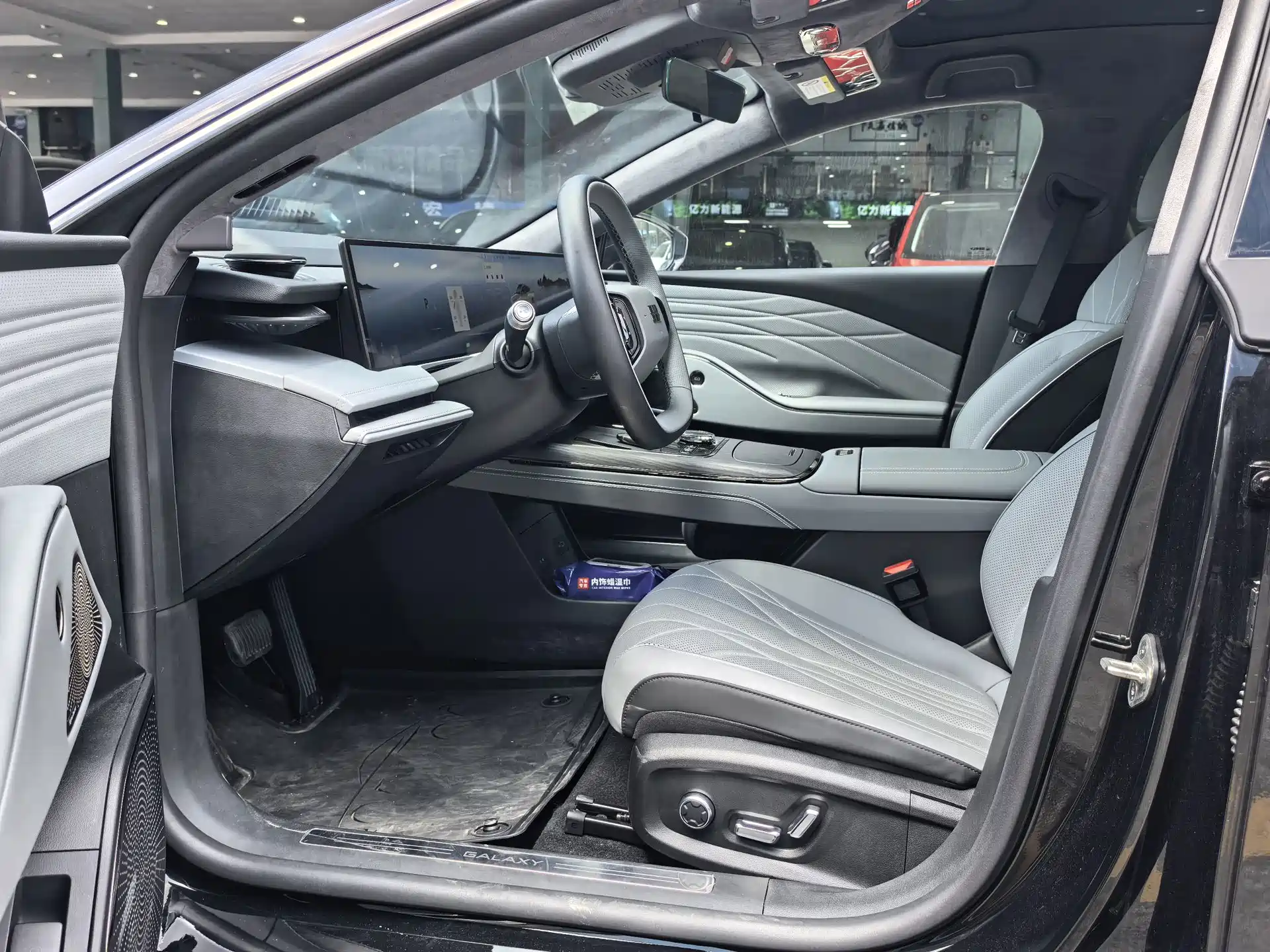 Фото 5 - Geely Galaxy Galaxy E8