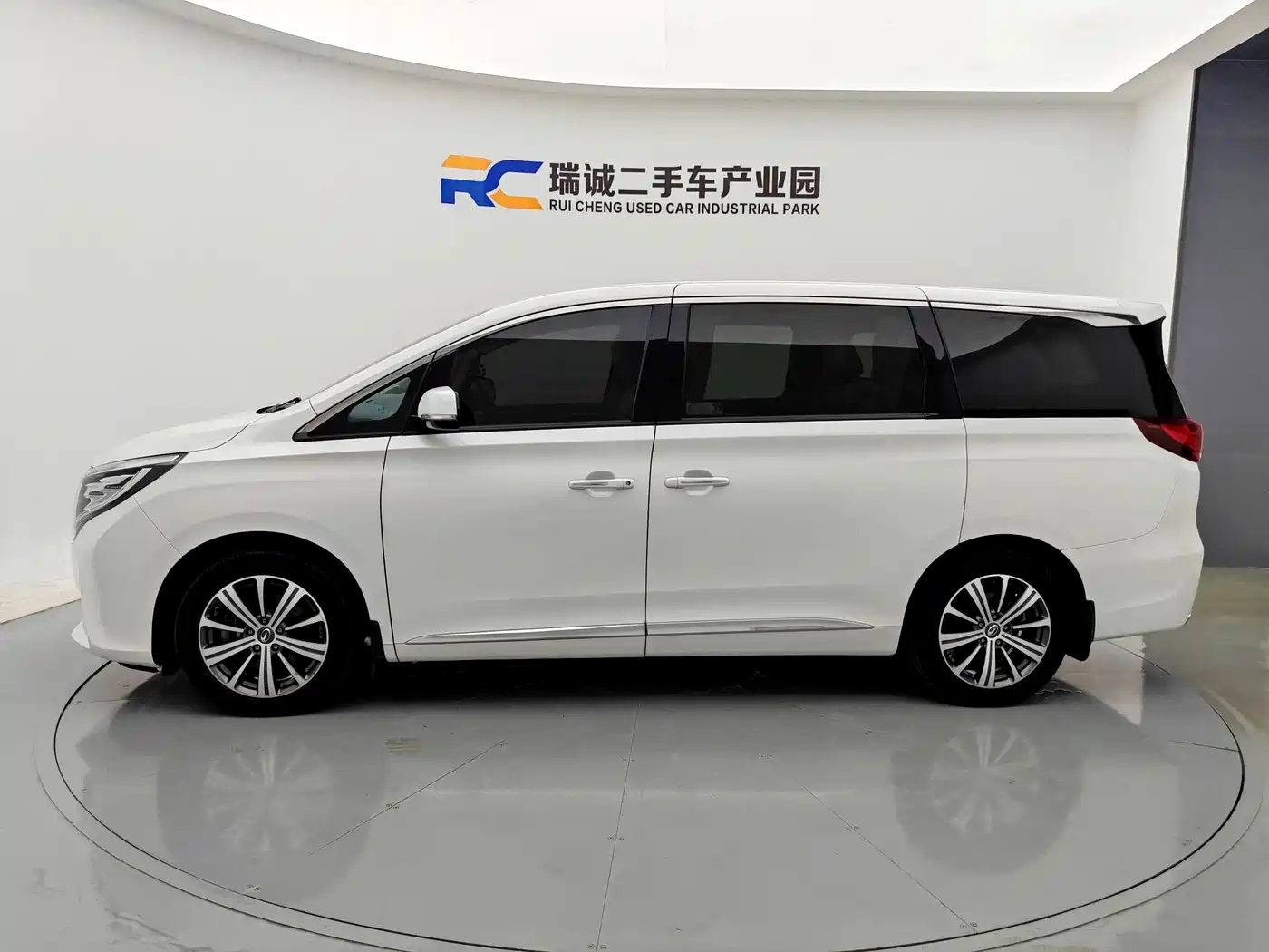 GAC Trumpchi Trumpchi M8 2018 2018 320T Premium Edition