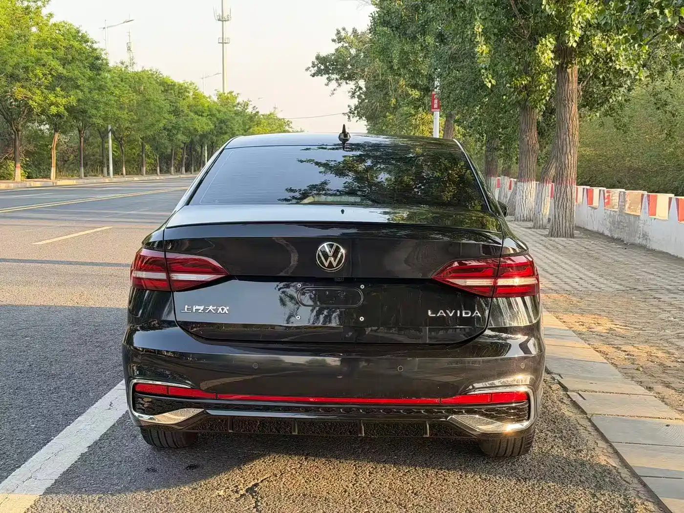 Volkswagen Lavida 2024 Model 300TSI DSG Full Comfort Edition фото 5