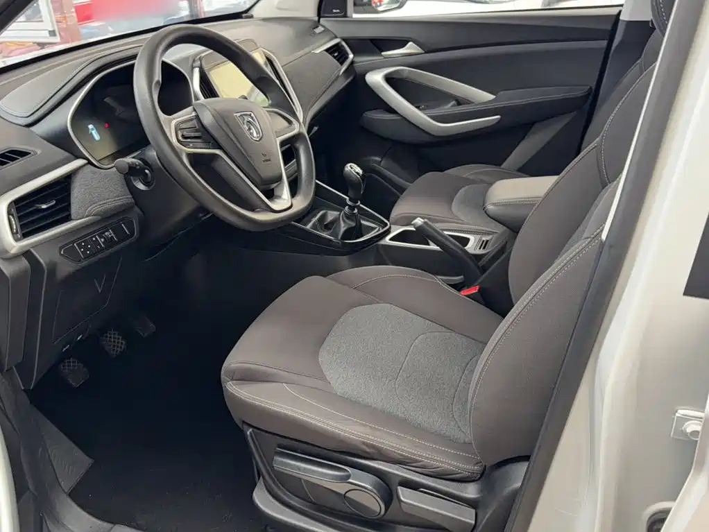 Baojun 530 2021 2020 1.5T Manual Comfort 5-seater