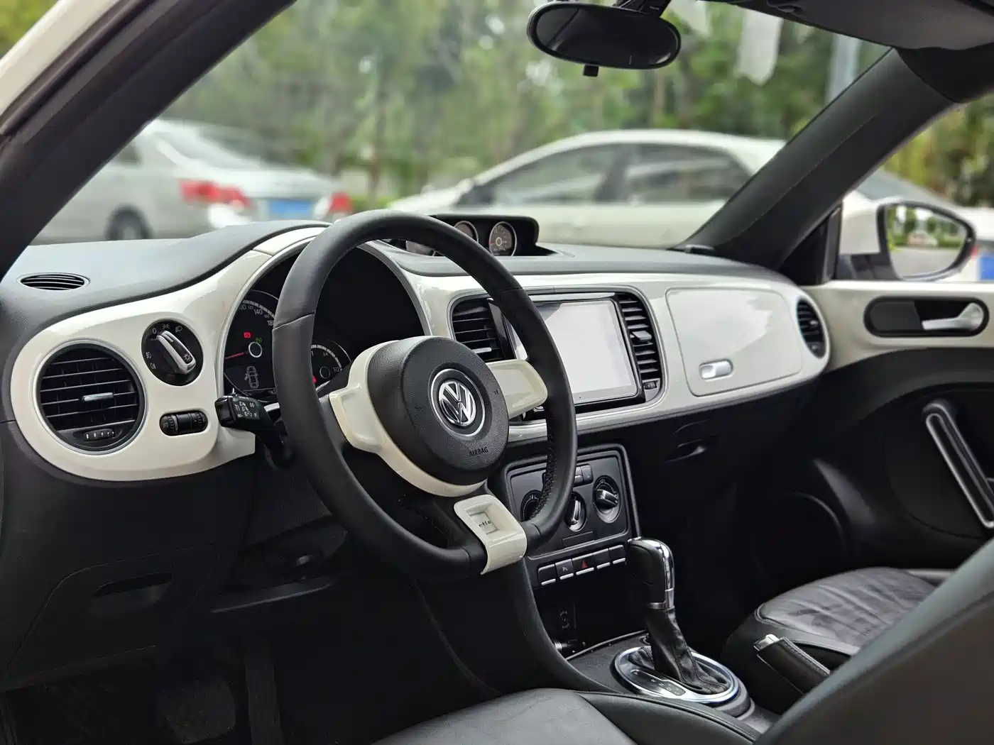 Volkswagen Beetle 2014 1.2TSI Comfort Edition фото 12