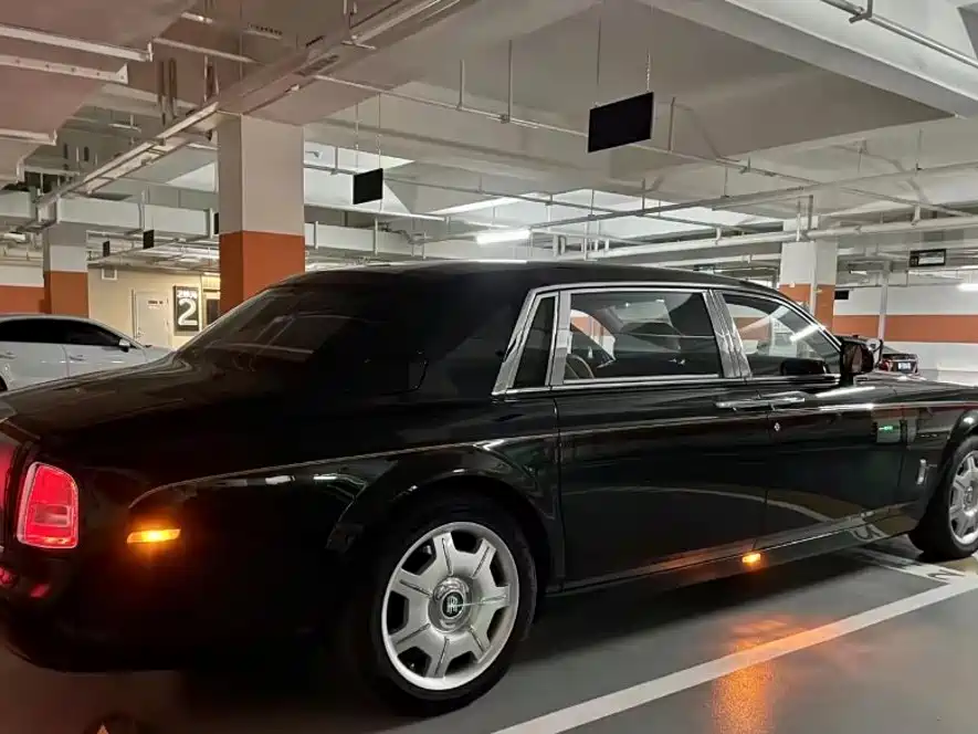 Rolls-Royce Phantom 2005 2004 Model 6.7L Standard Version
