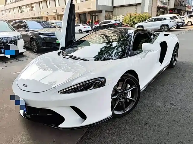 mclaren gt