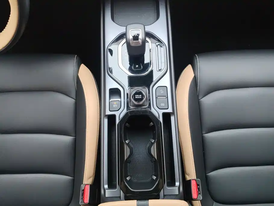 Фото 16 - Geely ICON