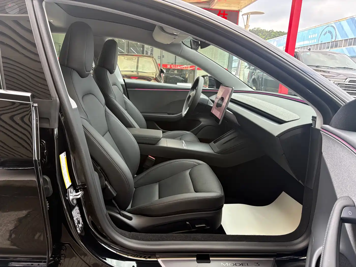 Tesla Model 3 2026 2025 Model Year Facelift Rear-Wheel Drive