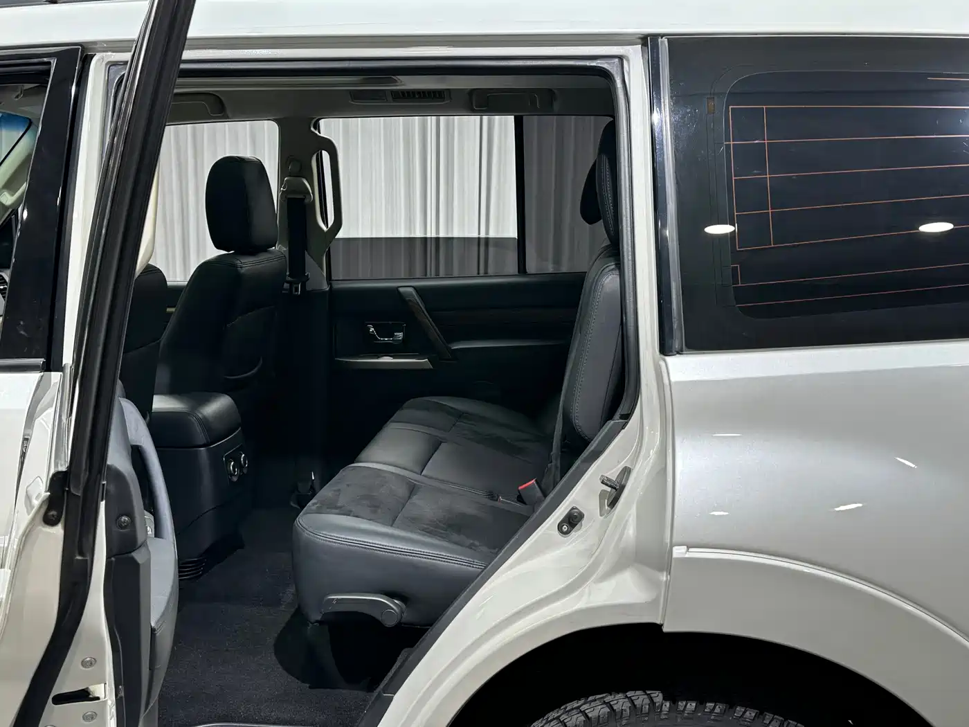 Mitsubishi Pajero (Import) 2018 2018 3.0L Automatic Comfort Version