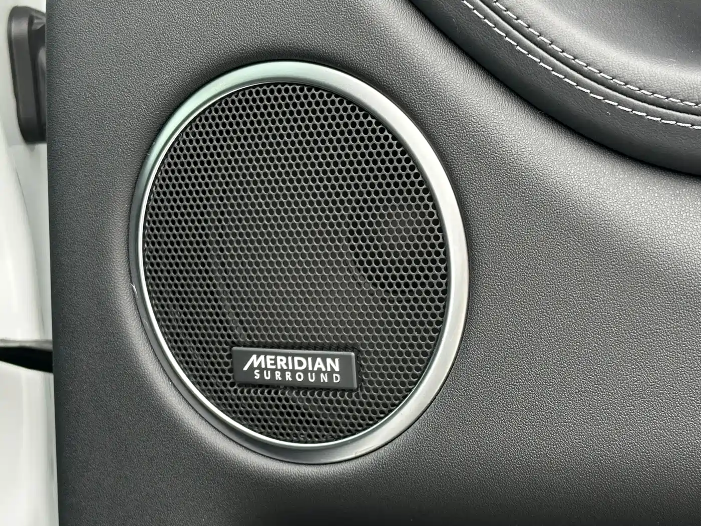 Land Rover Discovery Sport 2024 Luxury Custom Edition фото 25