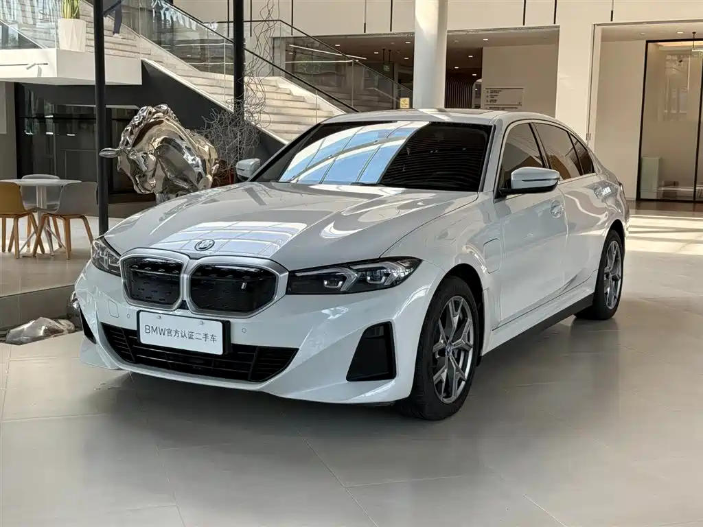 Фото 1 - BMW i3