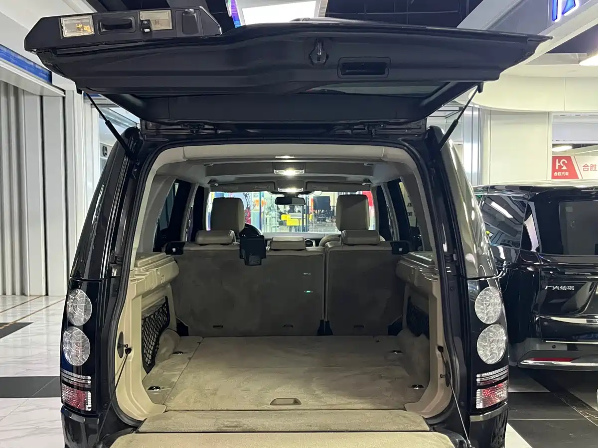 Land Rover Discovery 2015 3.0 SC V6 SE фото 19