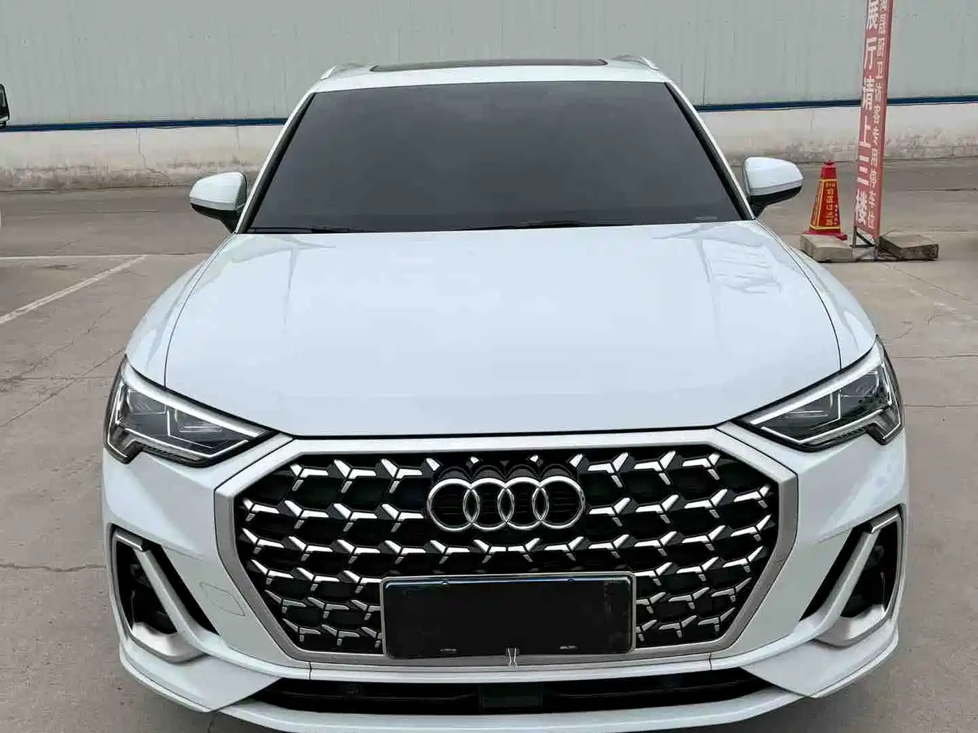 Audi Q3 2024 35 TFSI Fashion Sport фото 2