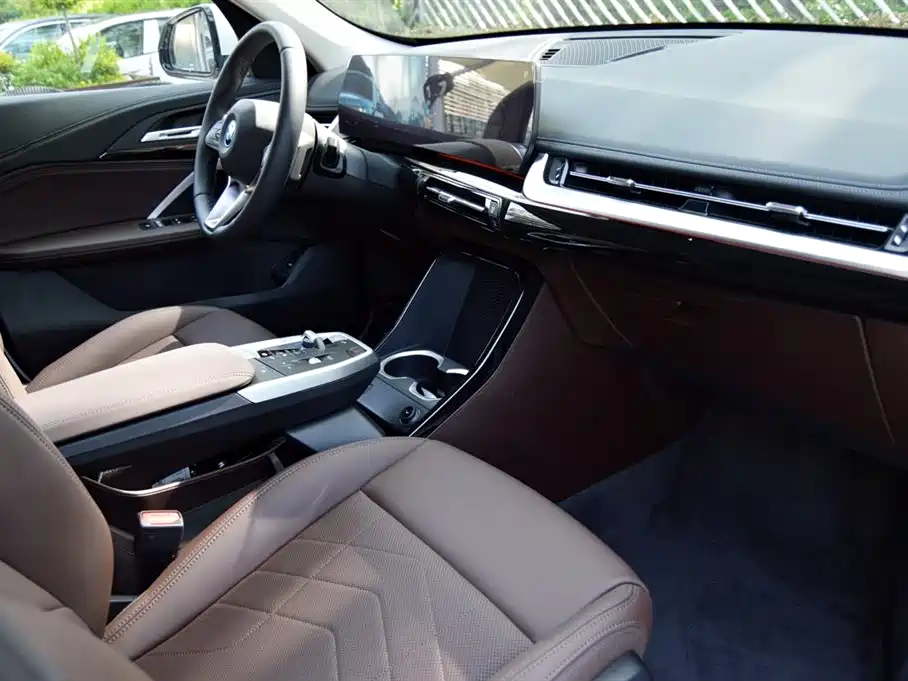 BMW iX1 2025 2025 eDrive25L M Sport Package