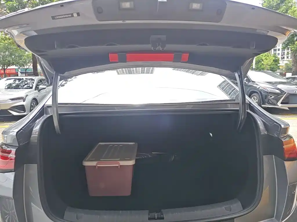 BYD e7 2025 2025 Model 520 Smart Edition