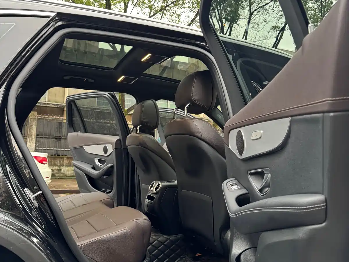 MERCEDES-BENZ GLC