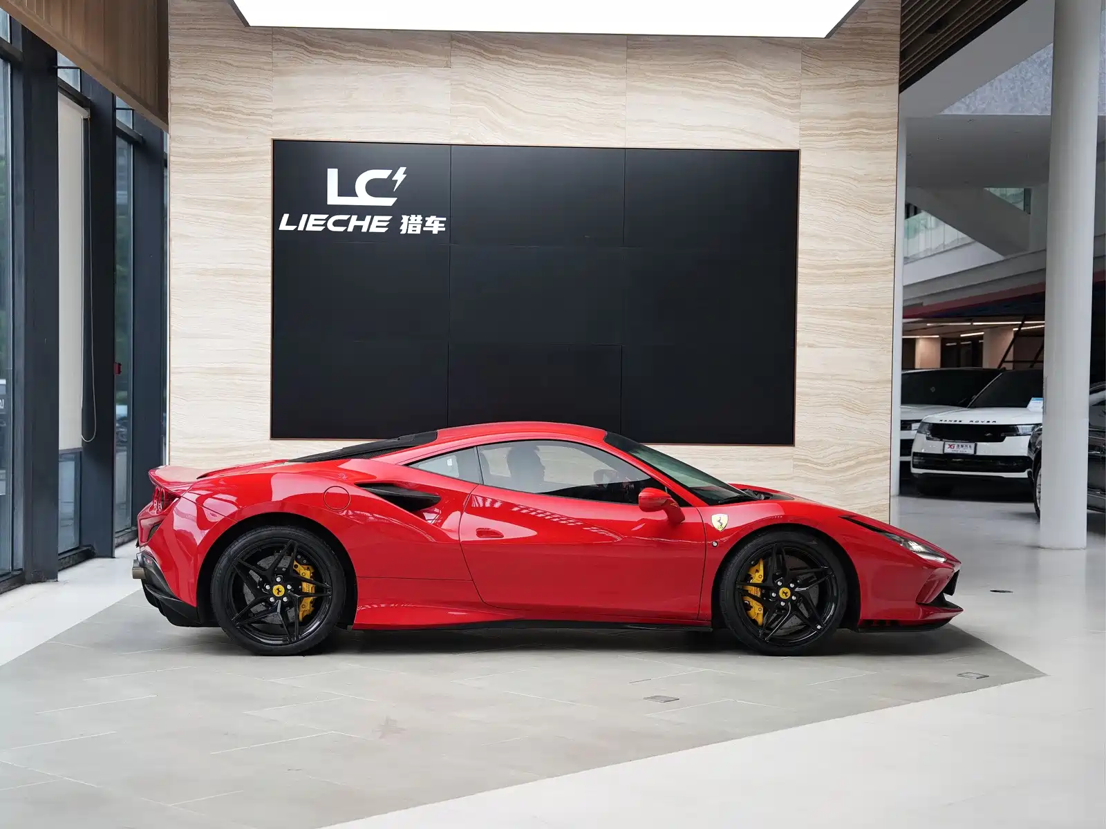 صورة 3 - Ferrari F8